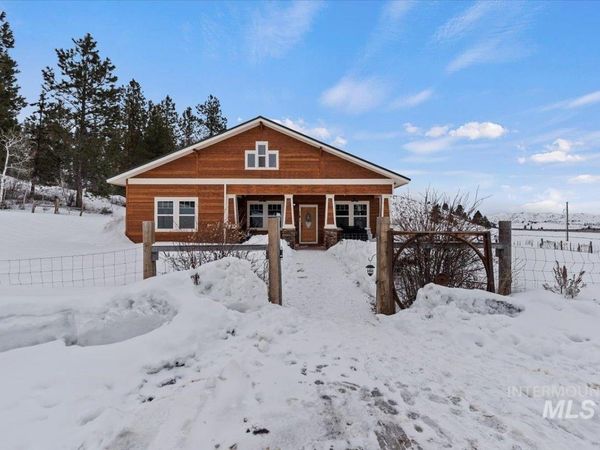 675 W Russell Dr, Prairie, ID 83647