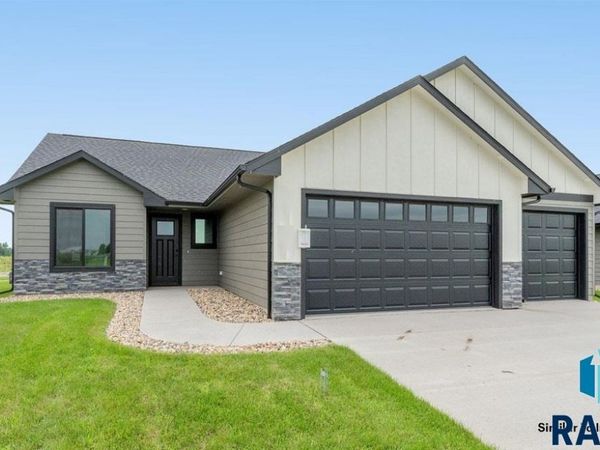 1115 E WAYNE Pl, Tea, SD 57064