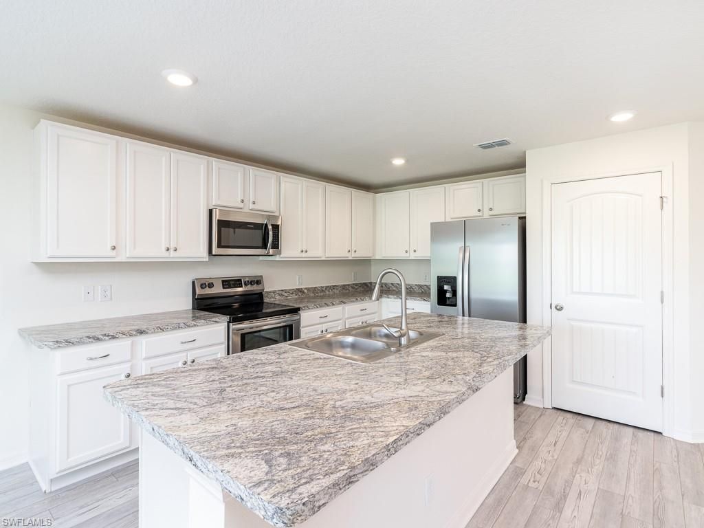 1125 Jacaranda Pky E, Cape Coral, FL 33909 Photo