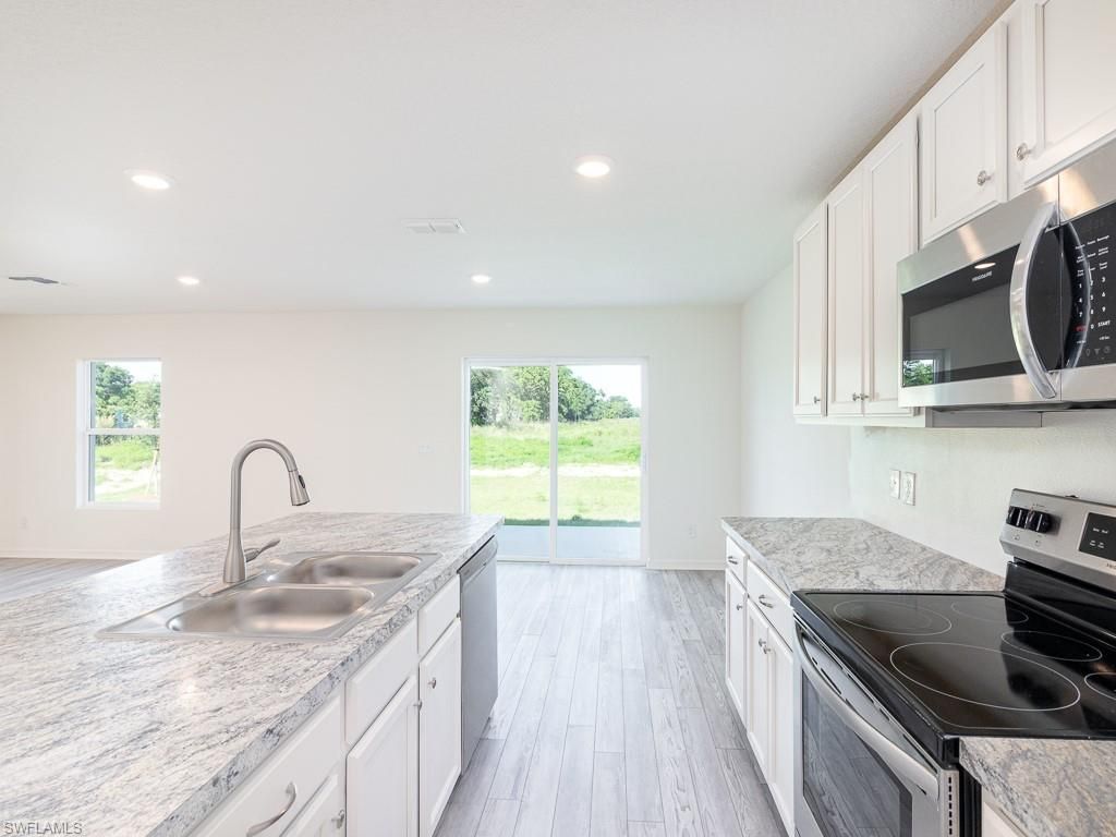 1125 Jacaranda Pky E, Cape Coral, FL 33909 Photo