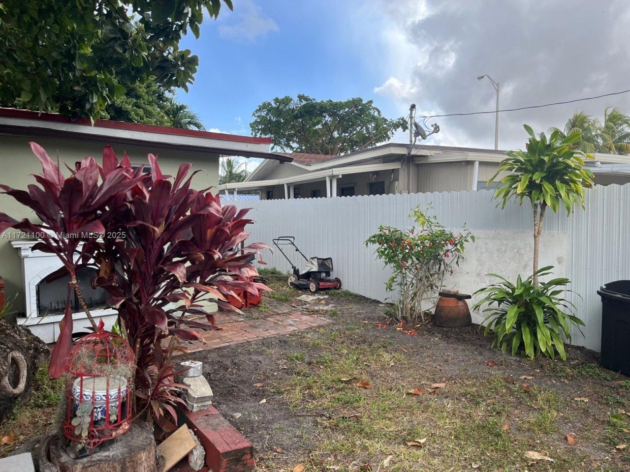 6760 W 6th Ct, Hialeah, FL 33012 Photo