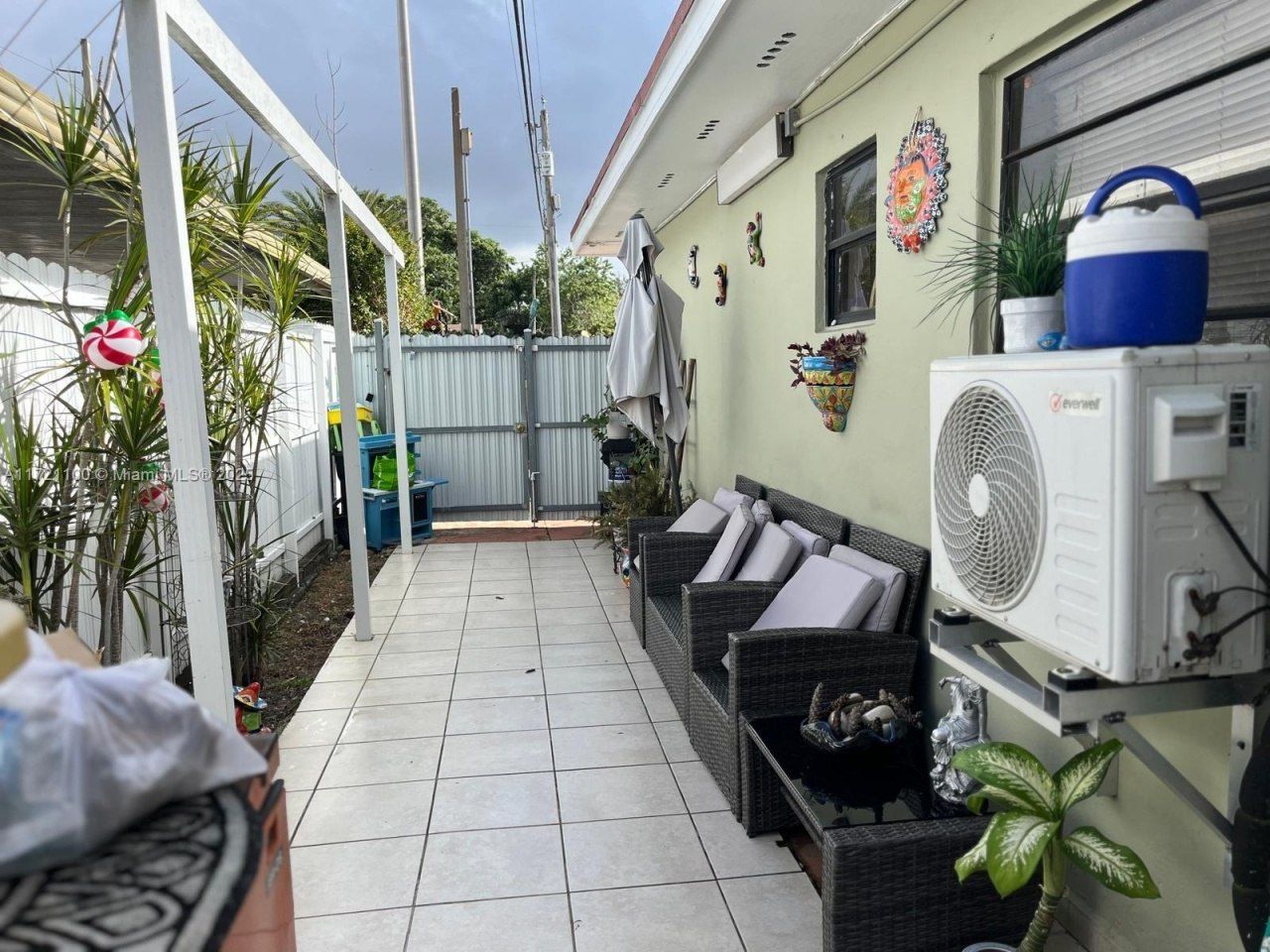 6760 W 6th Ct, Hialeah, FL 33012 Photo