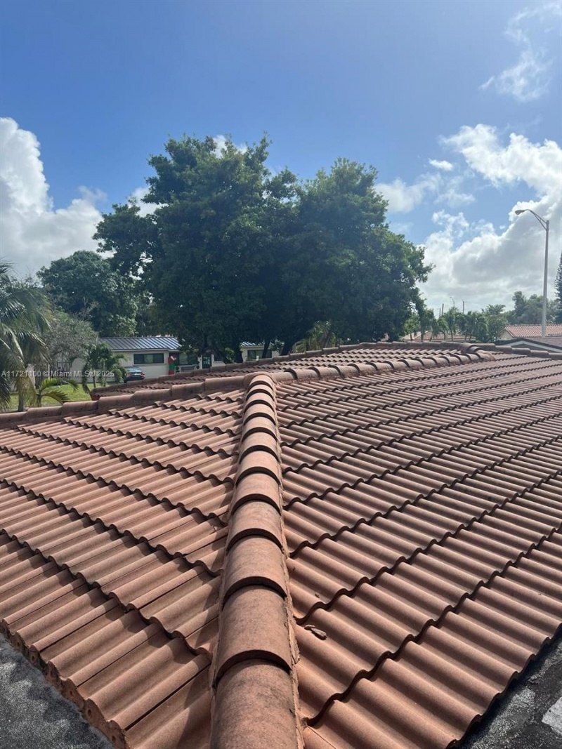 6760 W 6th Ct, Hialeah, FL 33012 Photo