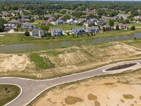 1930 Chamborde Ln Lane, Chesterton, IN 46304