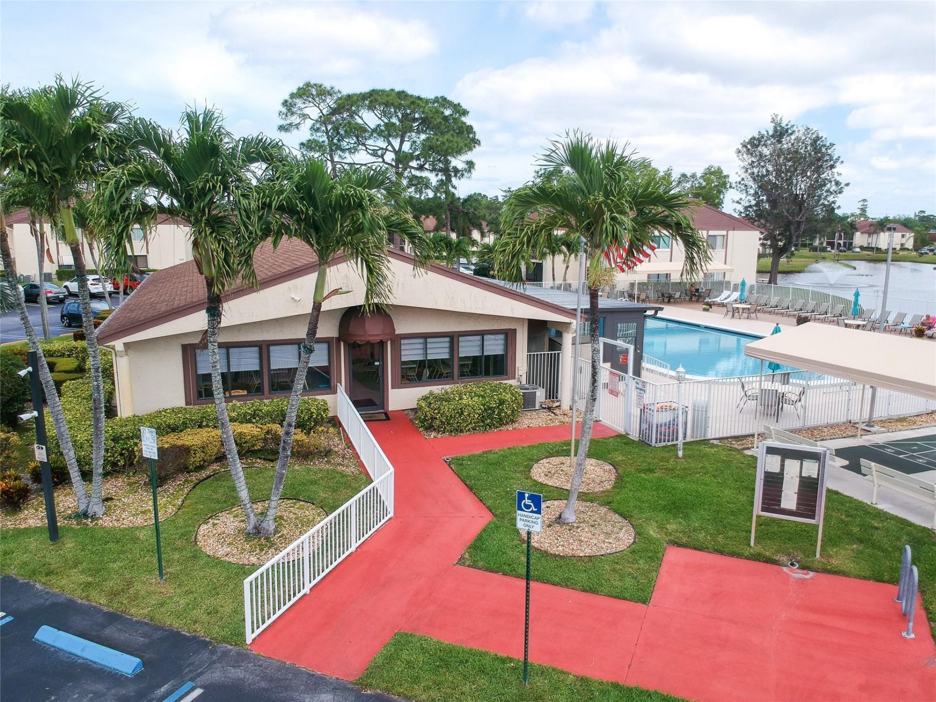 330 Knotty Pine Circle, Unit A1, Greenacres, FL 33463 Photo