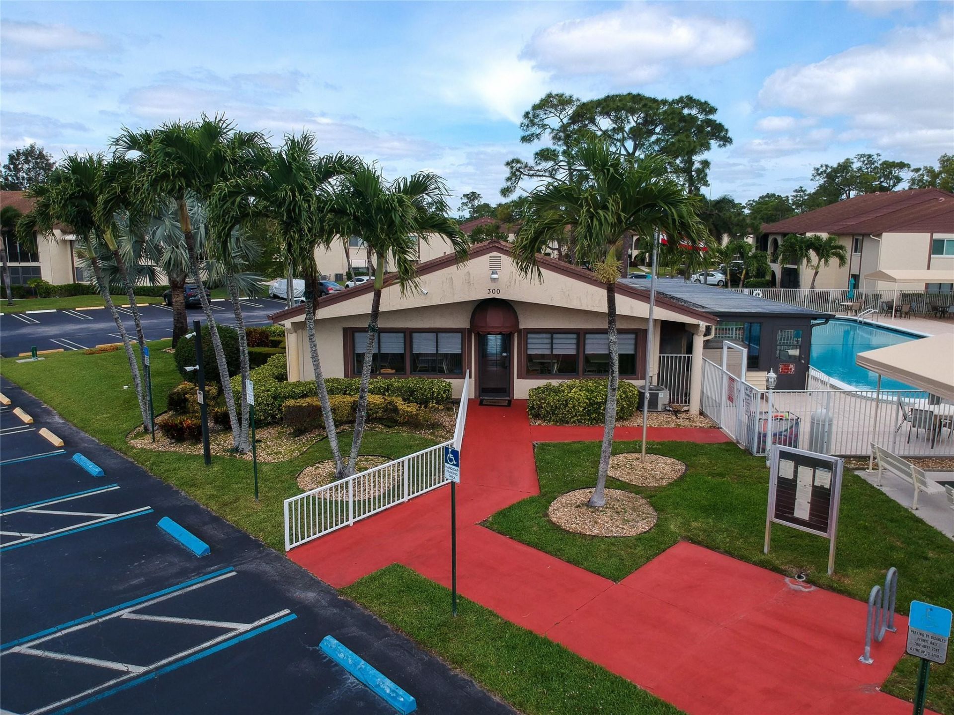 330 Knotty Pine Circle, Unit A1, Greenacres, FL 33463 Photo