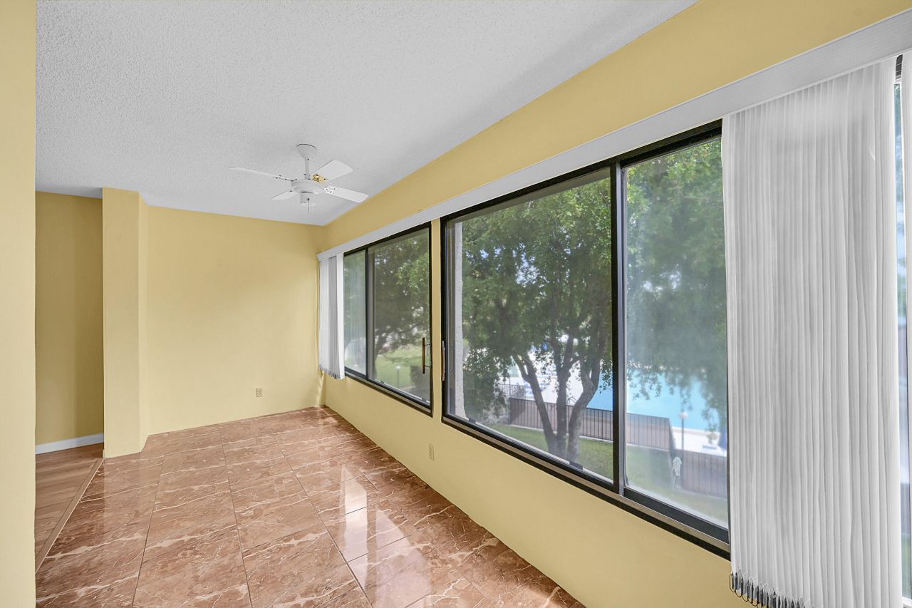 3154 Via Poinciana, Unit 306, Lake Worth, FL 33467 Photo