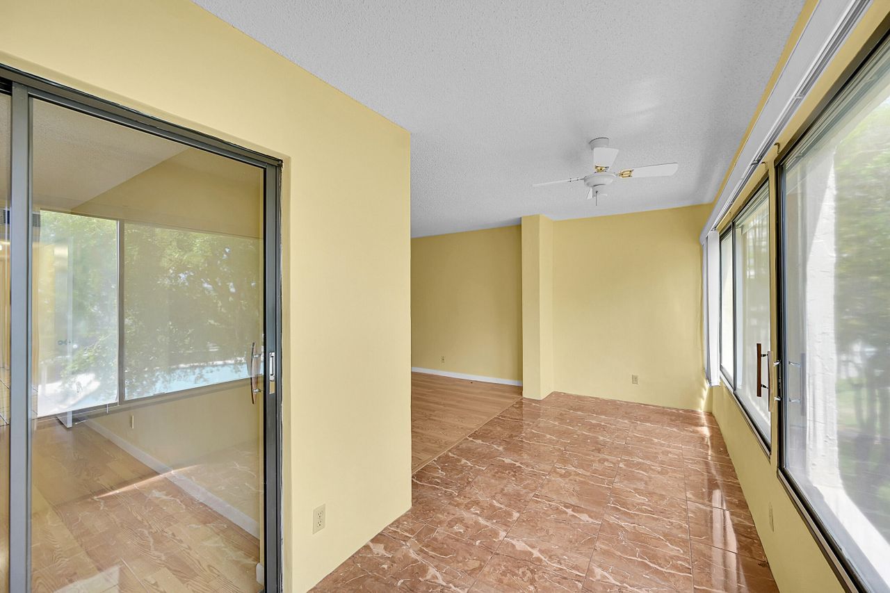 3154 Via Poinciana, Unit 306, Lake Worth, FL 33467 Photo