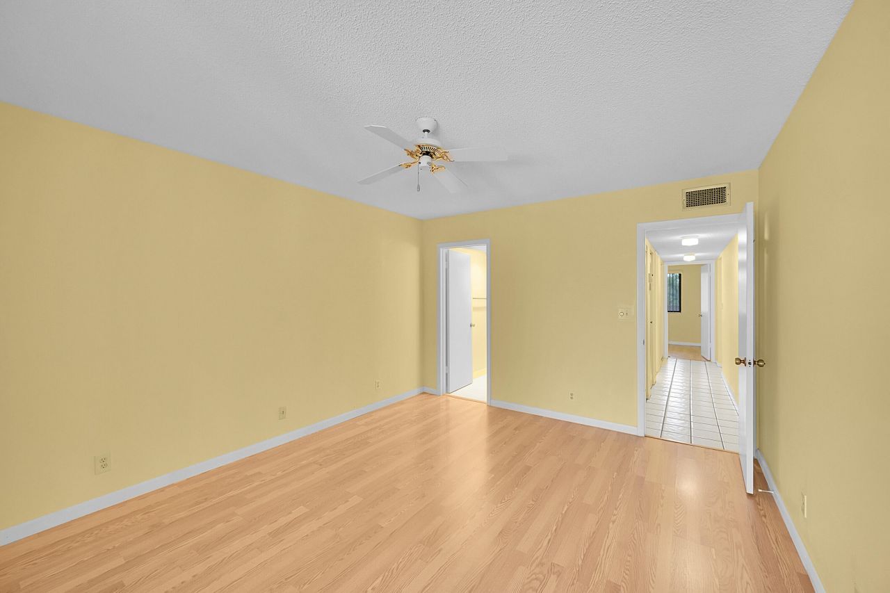 3154 Via Poinciana, Unit 306, Lake Worth, FL 33467 Photo