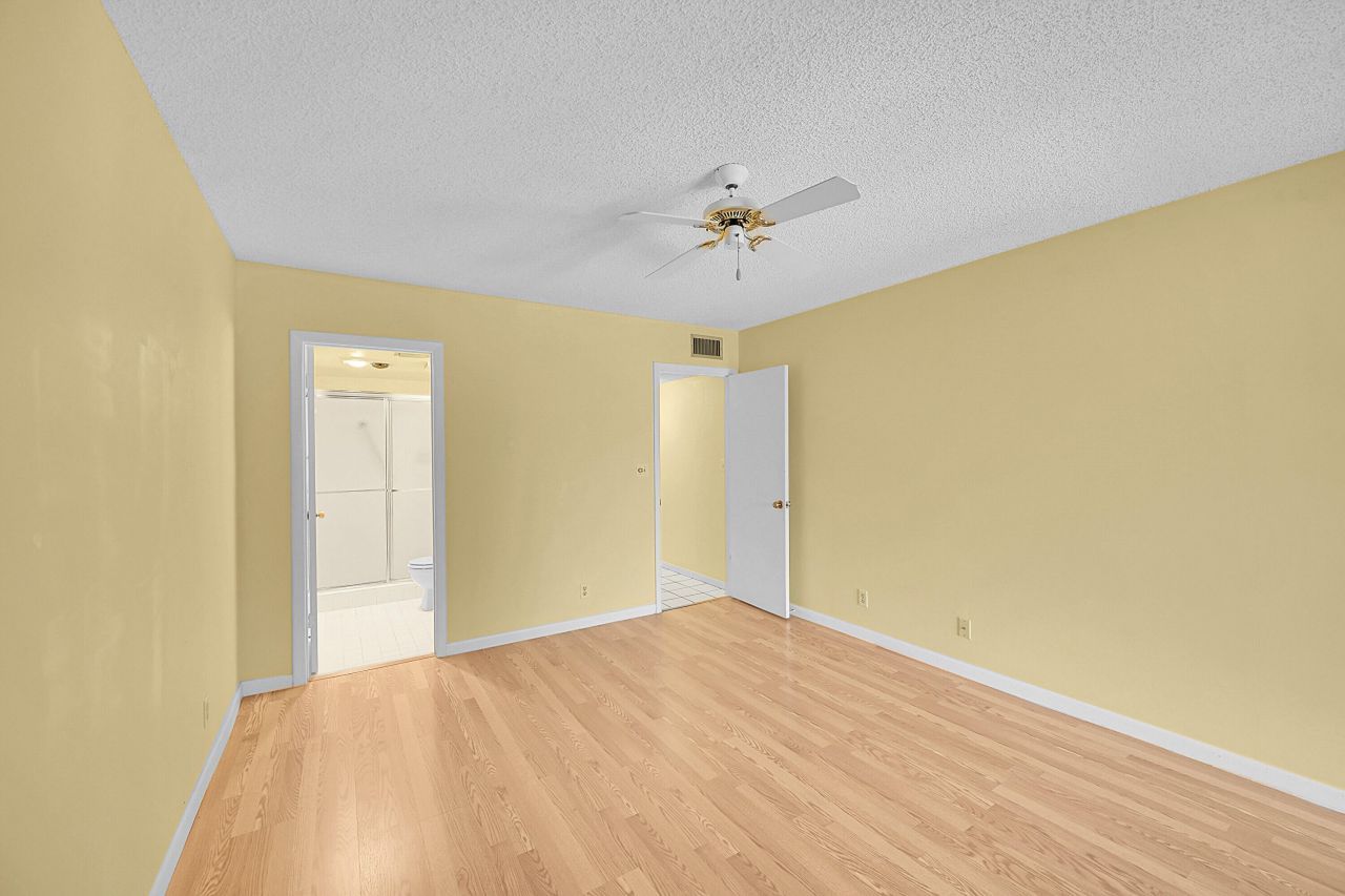 3154 Via Poinciana, Unit 306, Lake Worth, FL 33467 Photo