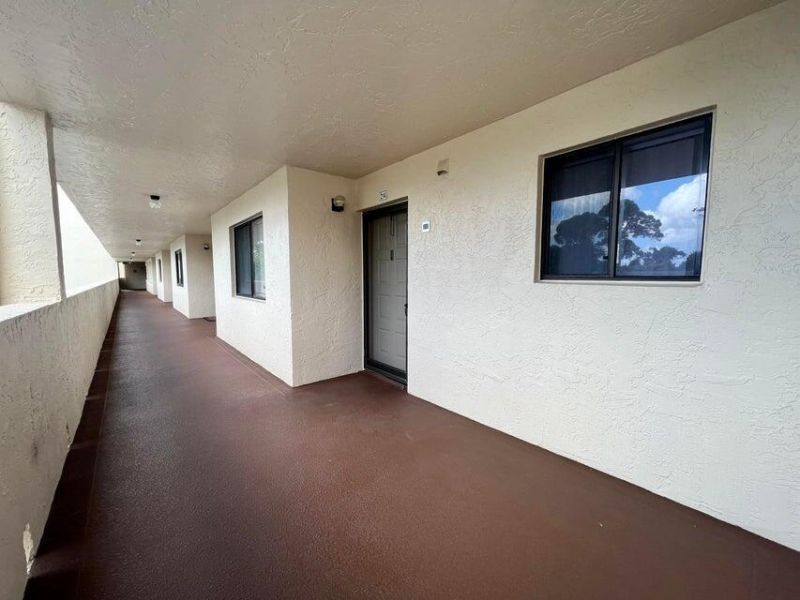 3154 Via Poinciana, Unit 306, Lake Worth, FL 33467 Photo