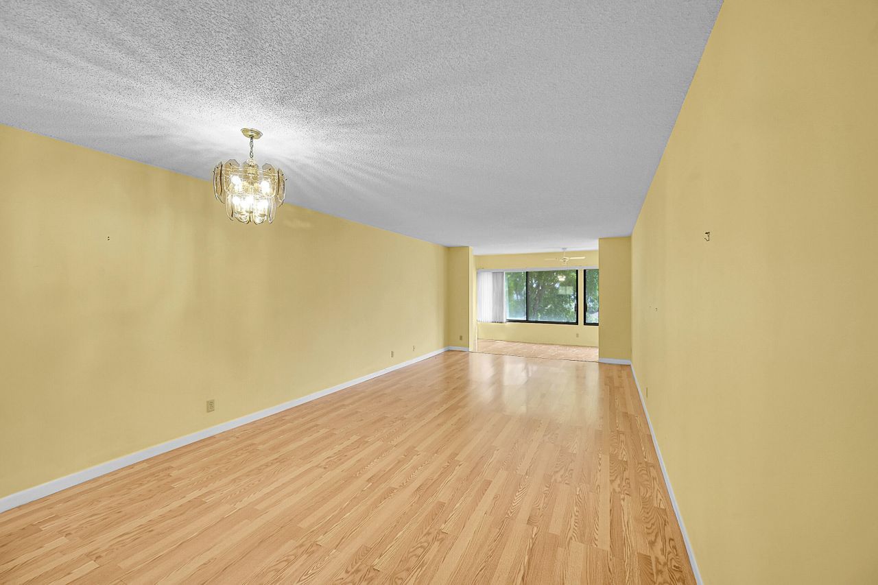 3154 Via Poinciana, Unit 306, Lake Worth, FL 33467 Photo