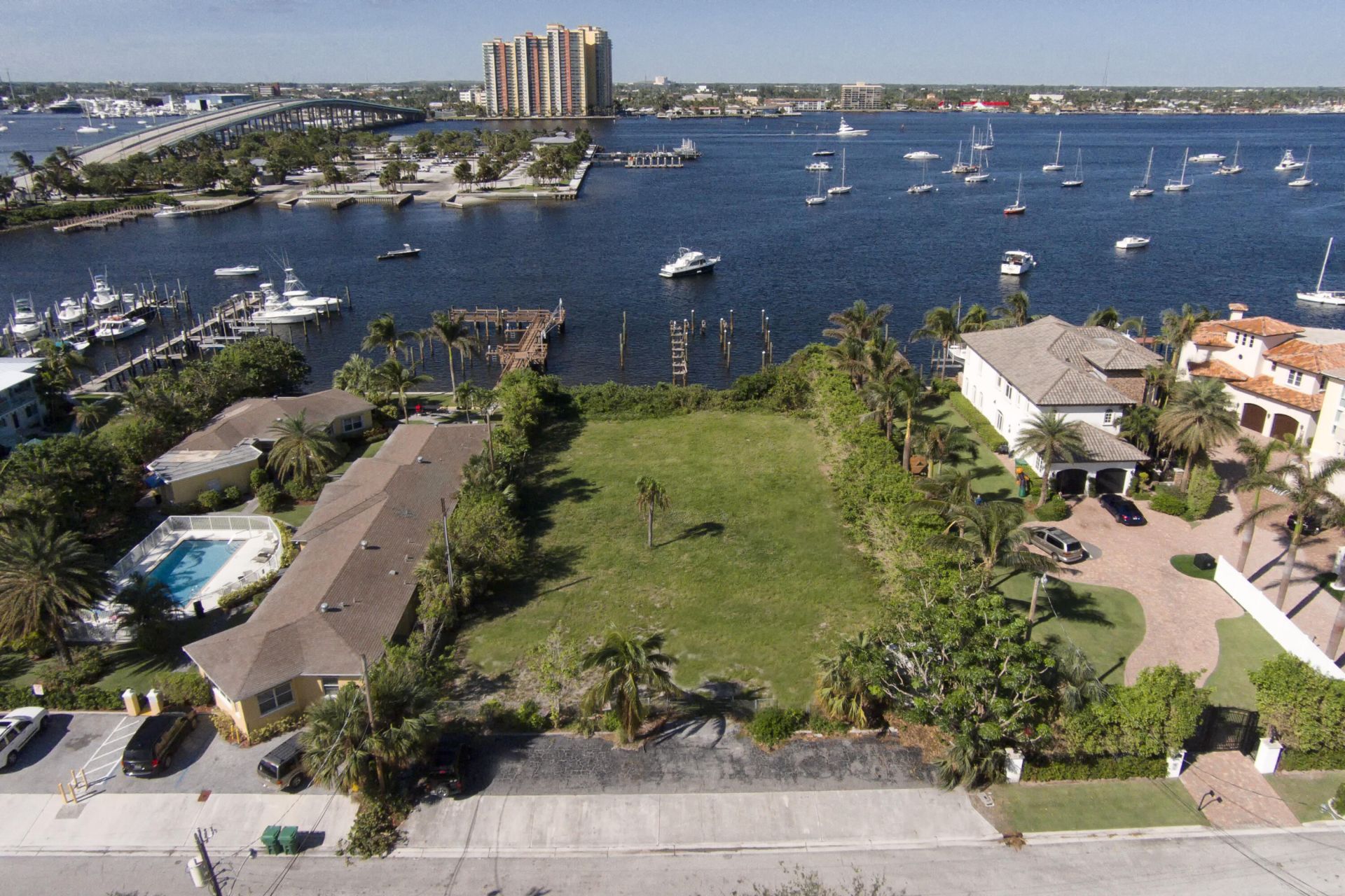 2715 Lake Drive, Riviera Beach, FL 33404 Photo