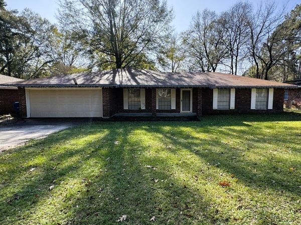 311 Lake St, New Llano, LA 71461