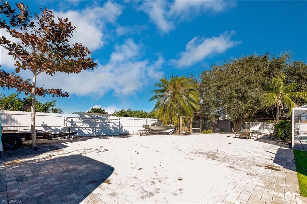 240 Laurent Ct, Lehigh Acres, FL 33936 Photo