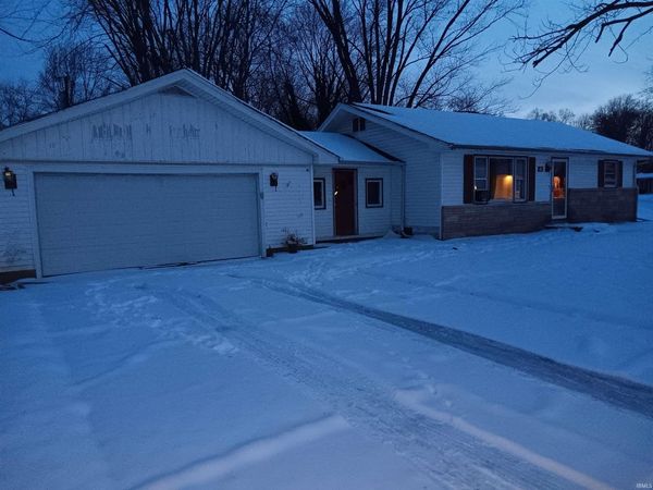 100 E Village Drive, Sullivan, IN 47882