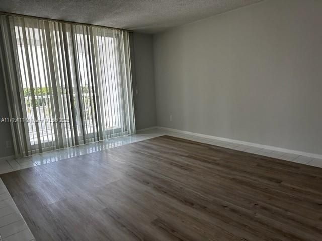 5401 Collins Ave, Unit 223, Miami Beach, FL 33140 Photo
