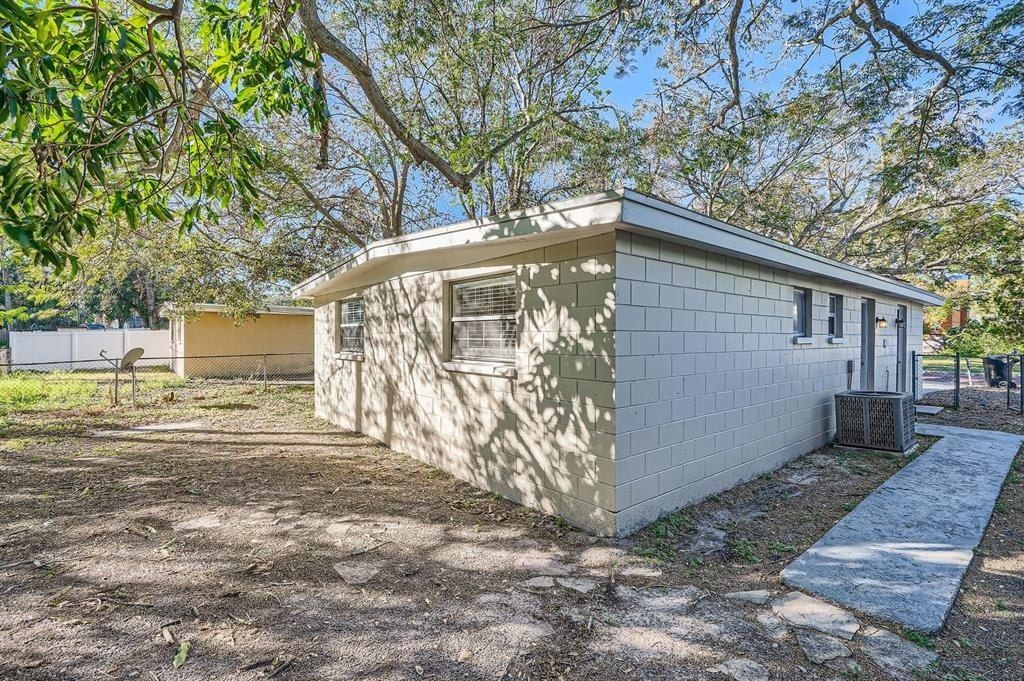 634 Newton Avenue S, Saint Petersburg, FL 33701 Photo