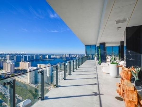 17141 Collins Ave, Unit 3602, Sunny Isles Beach, FL 33160