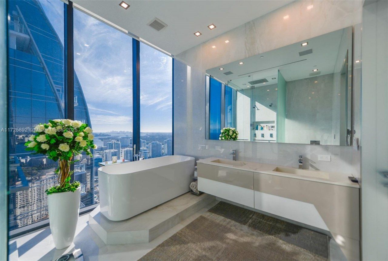 17141 Collins Ave, Unit 3602, Sunny Isles Beach, FL 33160 Photo