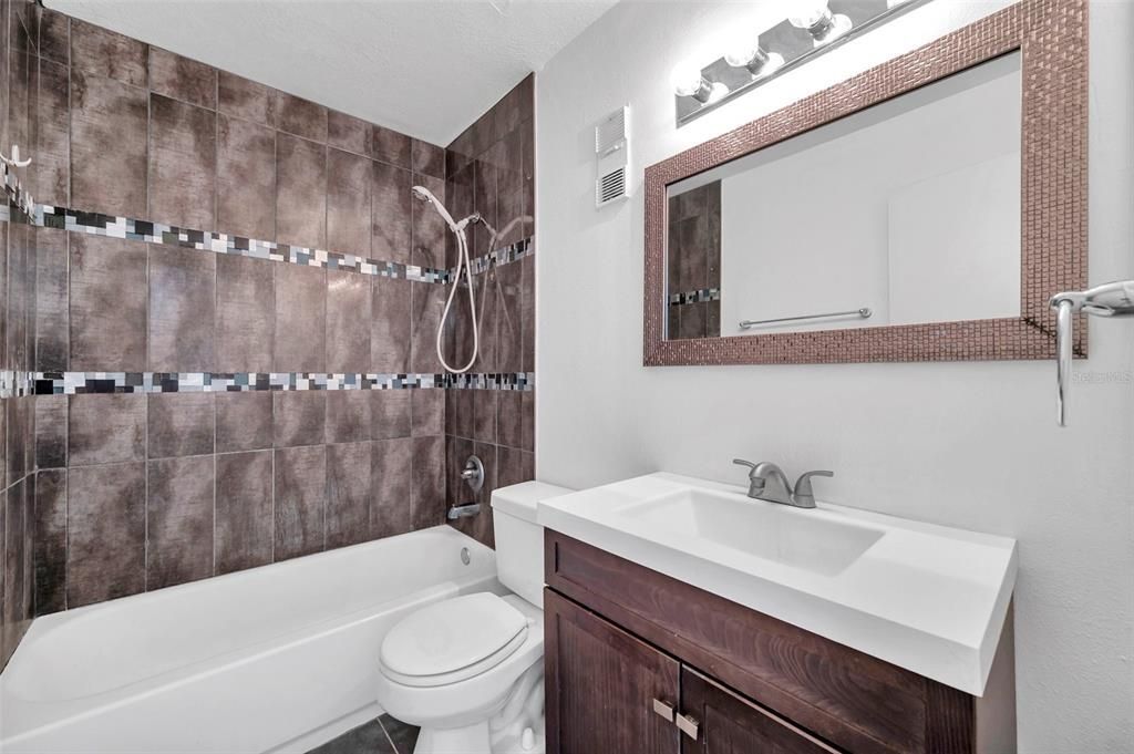 107 Seahorse Drive Se, Unit A, Saint Petersburg, FL 33705 Photo