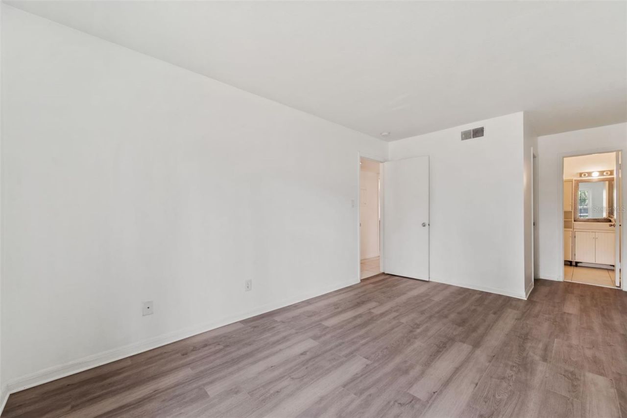 107 Seahorse Drive Se, Unit A, Saint Petersburg, FL 33705 Photo