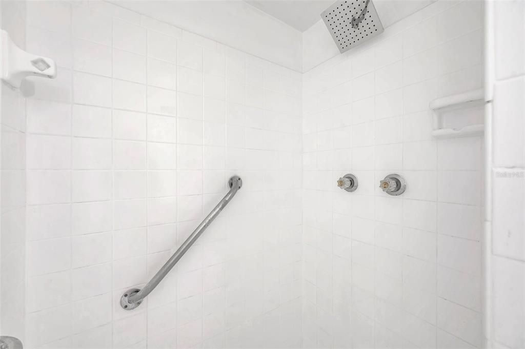 107 Seahorse Drive Se, Unit A, Saint Petersburg, FL 33705 Photo