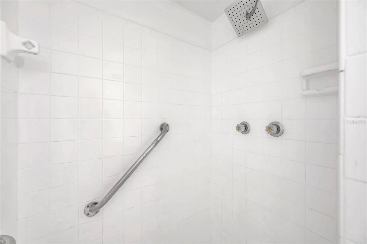 107 Seahorse Drive Se, Unit A, Saint Petersburg, FL 33705 Photo