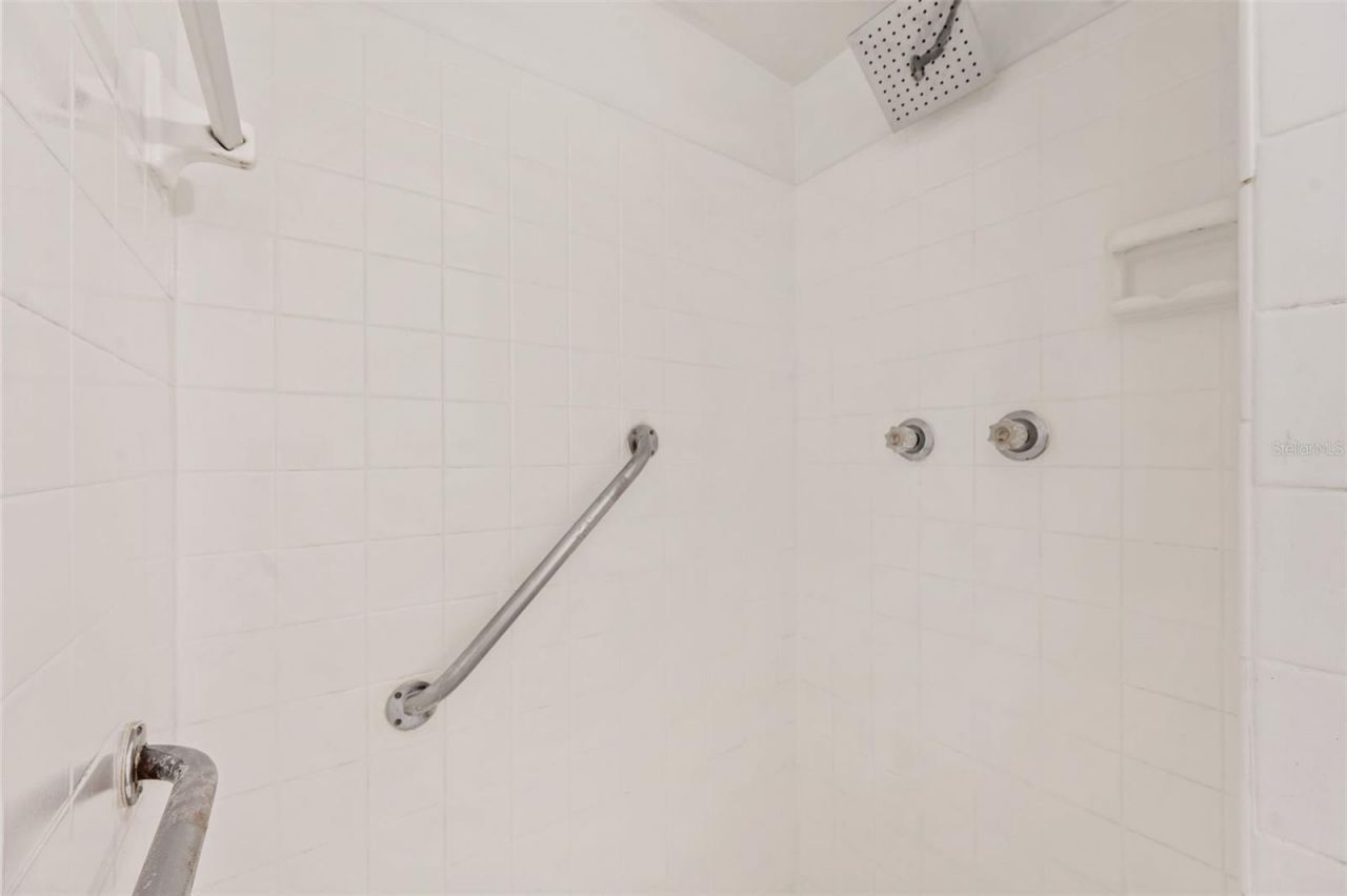 107 Seahorse Drive Se, Unit A, Saint Petersburg, FL 33705 Photo