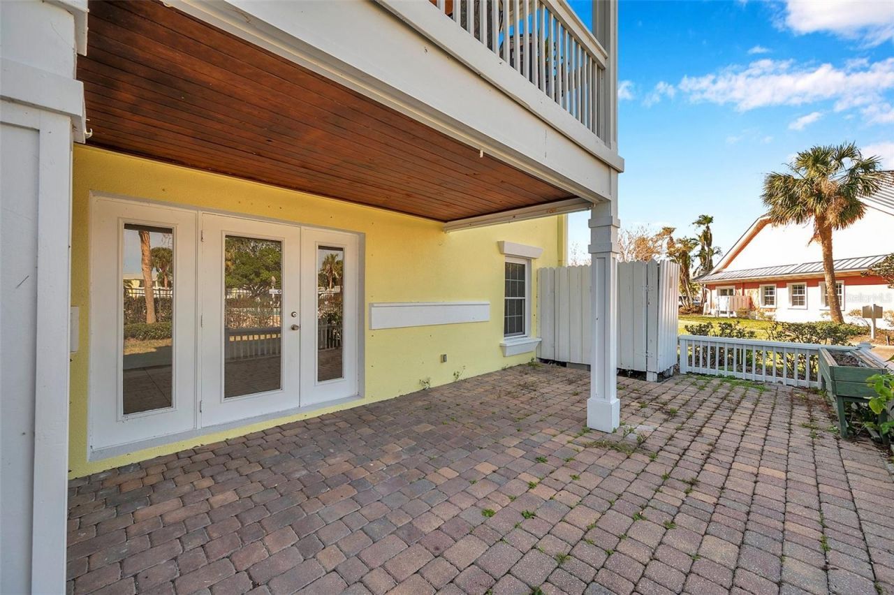 107 Seahorse Drive Se, Unit A, Saint Petersburg, FL 33705 Photo