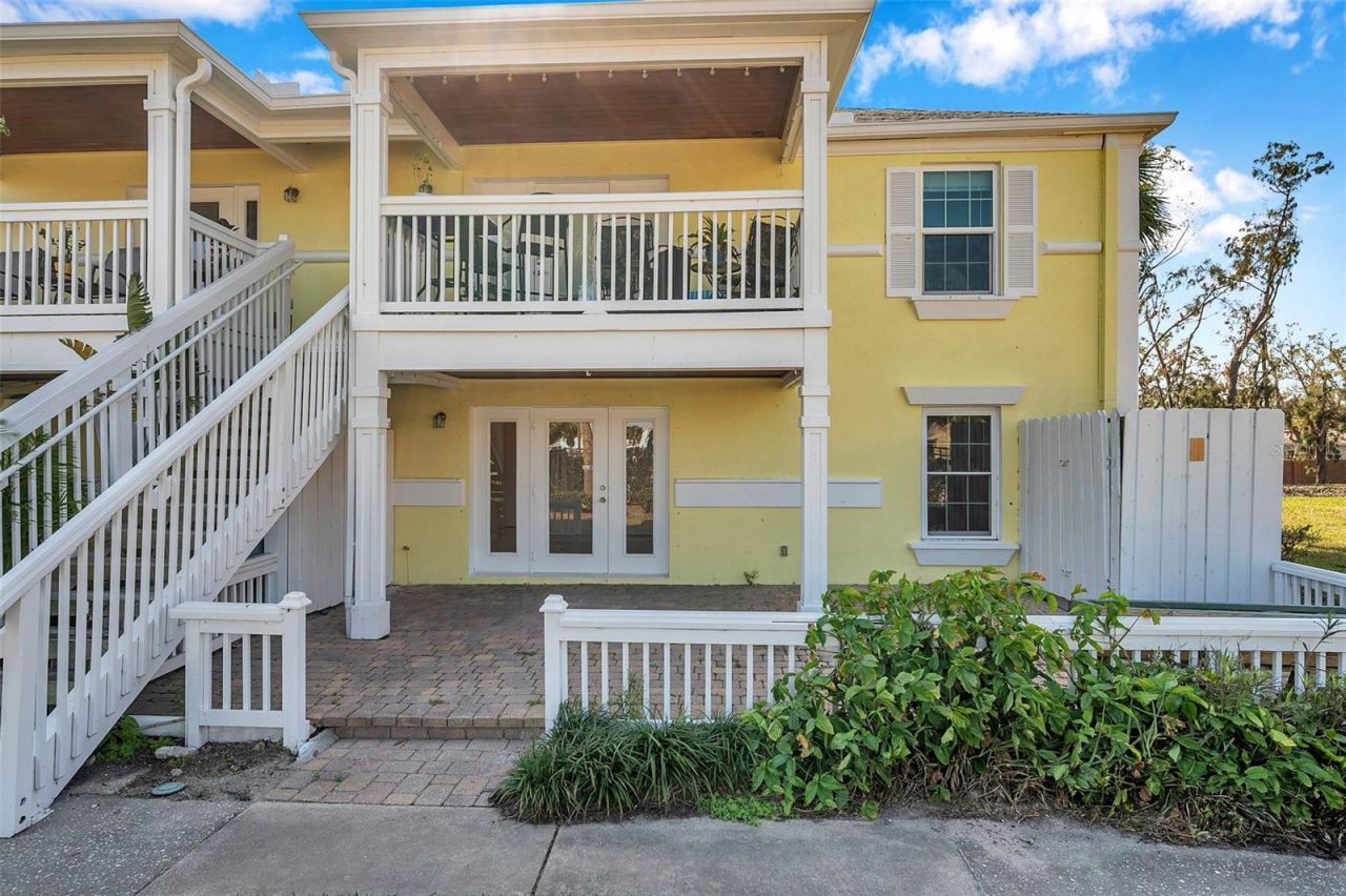 107 Seahorse Drive Se, Unit A, Saint Petersburg, FL 33705 Photo