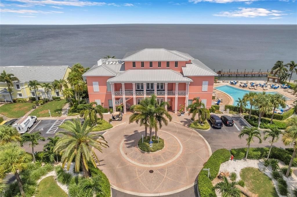 107 Seahorse Drive Se, Unit A, Saint Petersburg, FL 33705 Photo