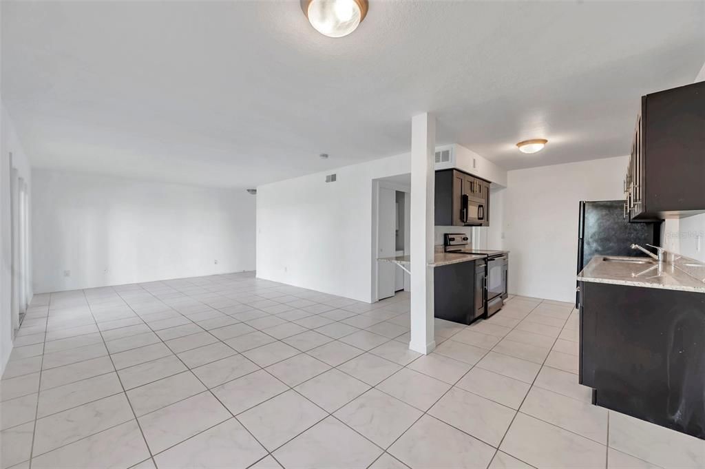 107 Seahorse Drive Se, Unit A, Saint Petersburg, FL 33705 Photo