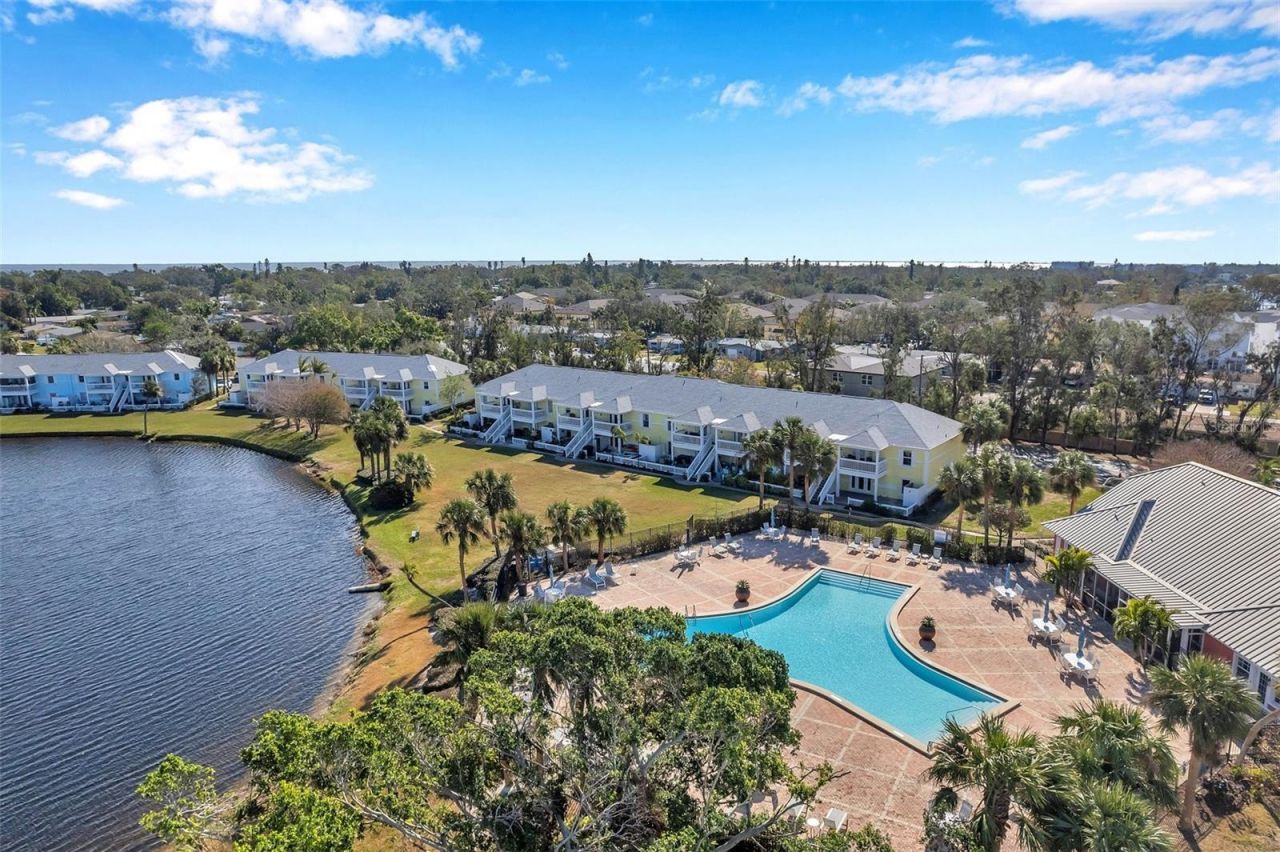 107 Seahorse Drive Se, Unit A, Saint Petersburg, FL 33705 Photo