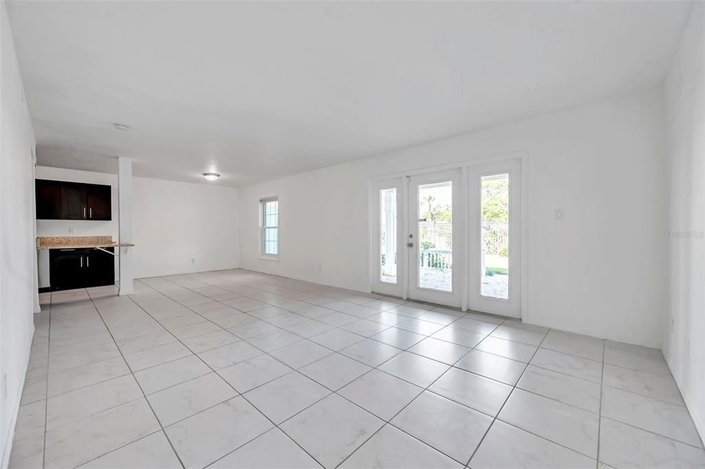 107 Seahorse Drive Se, Unit A, Saint Petersburg, FL 33705 Photo