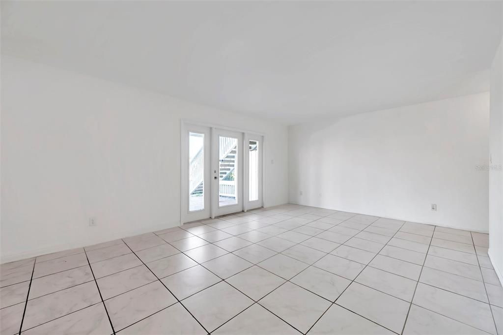 107 Seahorse Drive Se, Unit A, Saint Petersburg, FL 33705 Photo