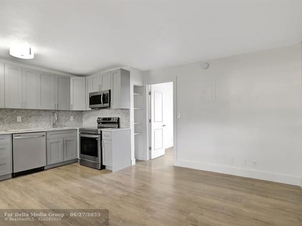 5168 NE 6th Ave, Unit 406, Fort Lauderdale, FL 33334