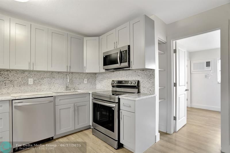 5168 NE 6th Ave, Unit 406, Fort Lauderdale, FL 33334 Photo