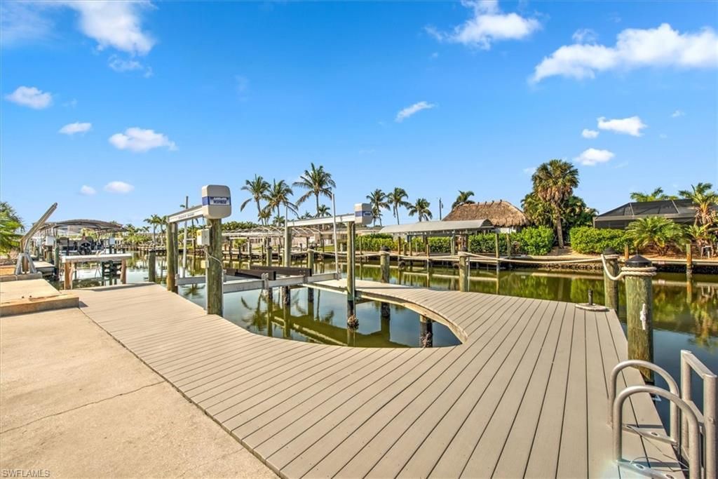 16 Palmview Blvd, Fort Myers Beach, FL 33931 Photo