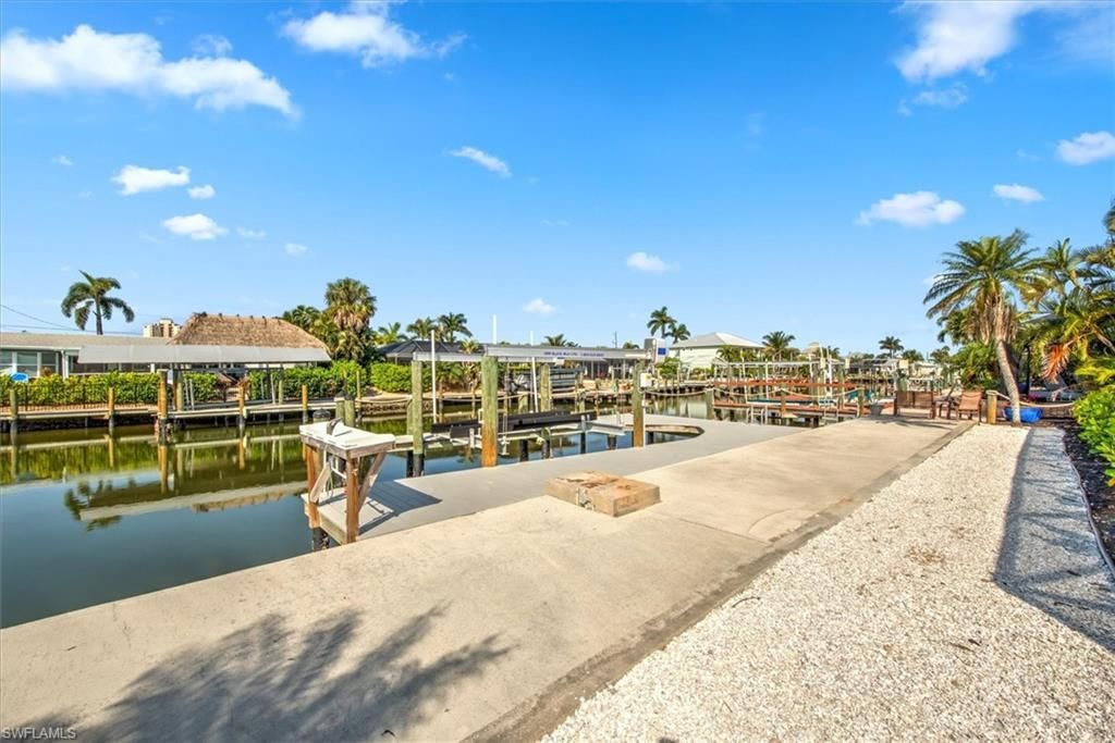 16 Palmview Blvd, Fort Myers Beach, FL 33931 Photo