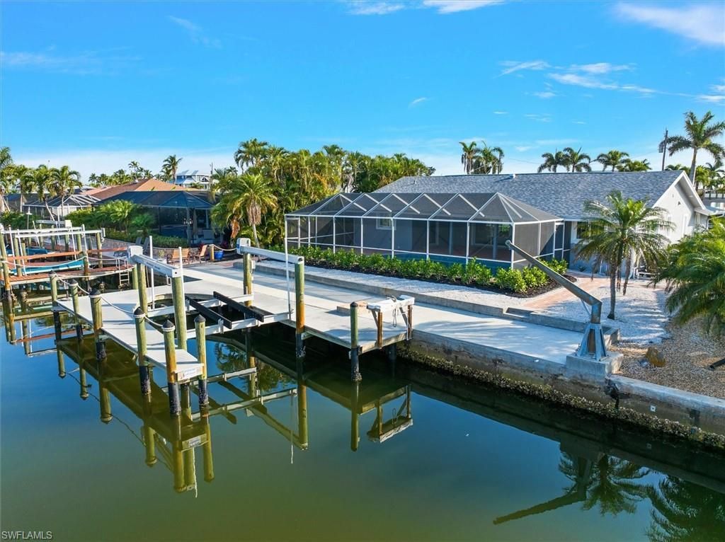 16 Palmview Blvd, Fort Myers Beach, FL 33931 Photo
