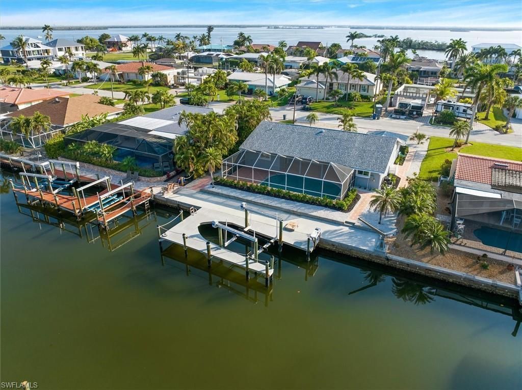 16 Palmview Blvd, Fort Myers Beach, FL 33931 Photo