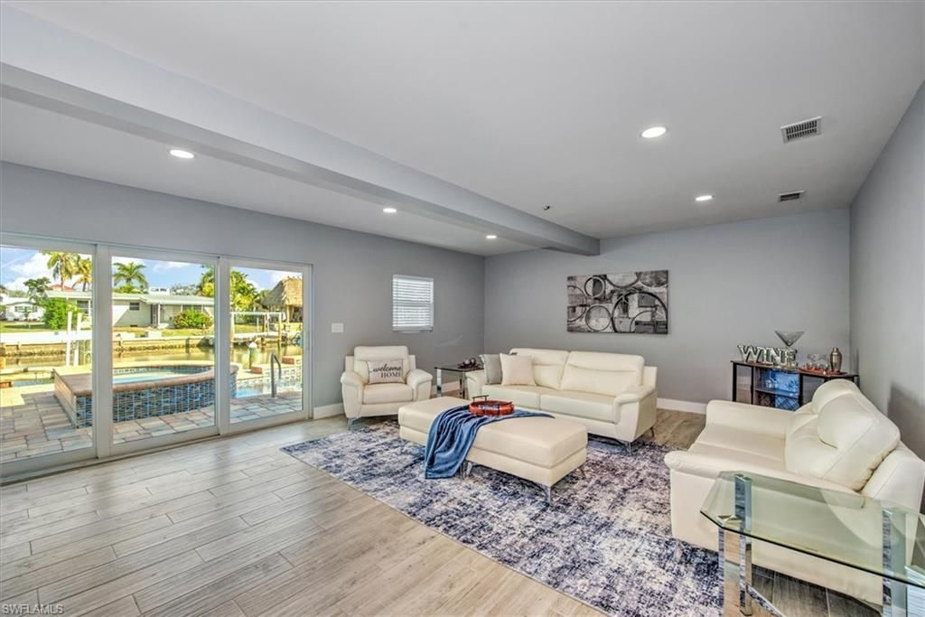 127 Albatross St, Fort Myers Beach, FL 33931 Photo