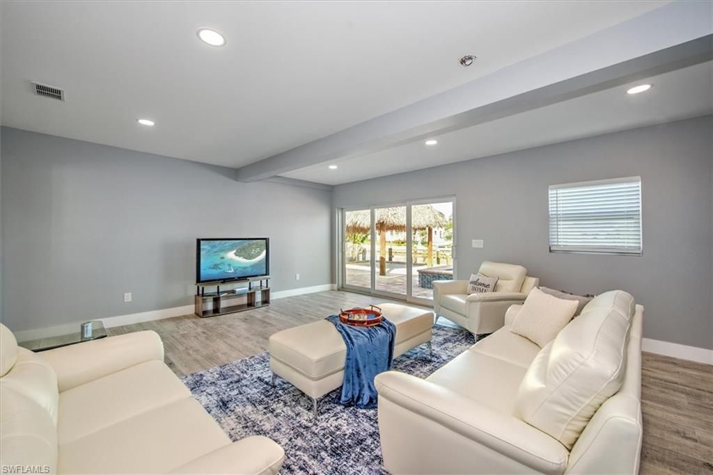 127 Albatross St, Fort Myers Beach, FL 33931 Photo