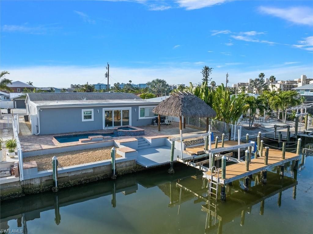 127 Albatross St, Fort Myers Beach, FL 33931 Photo