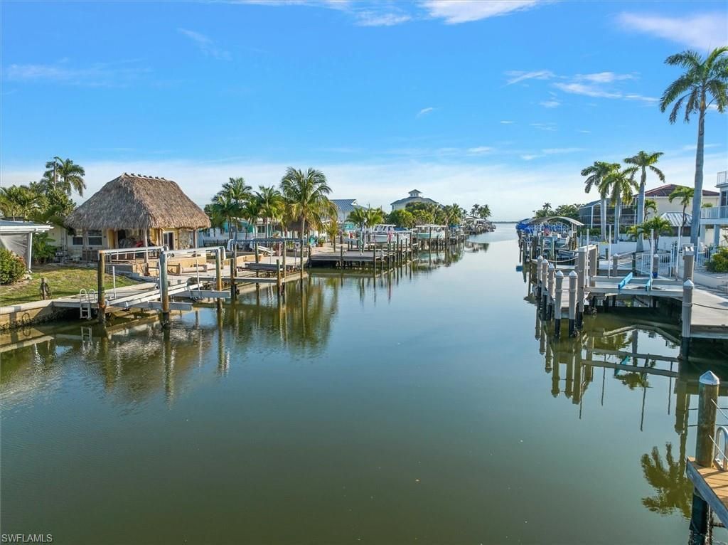 127 Albatross St, Fort Myers Beach, FL 33931 Photo