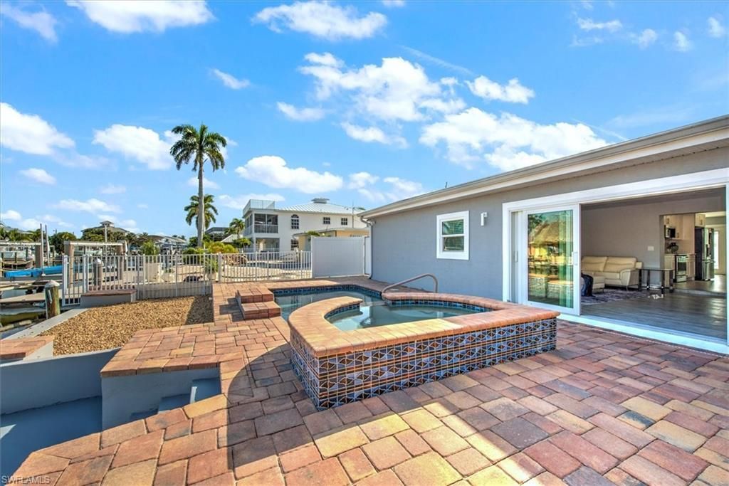 127 Albatross St, Fort Myers Beach, FL 33931 Photo
