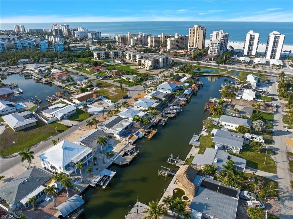 127 Albatross St, Fort Myers Beach, FL 33931 Photo