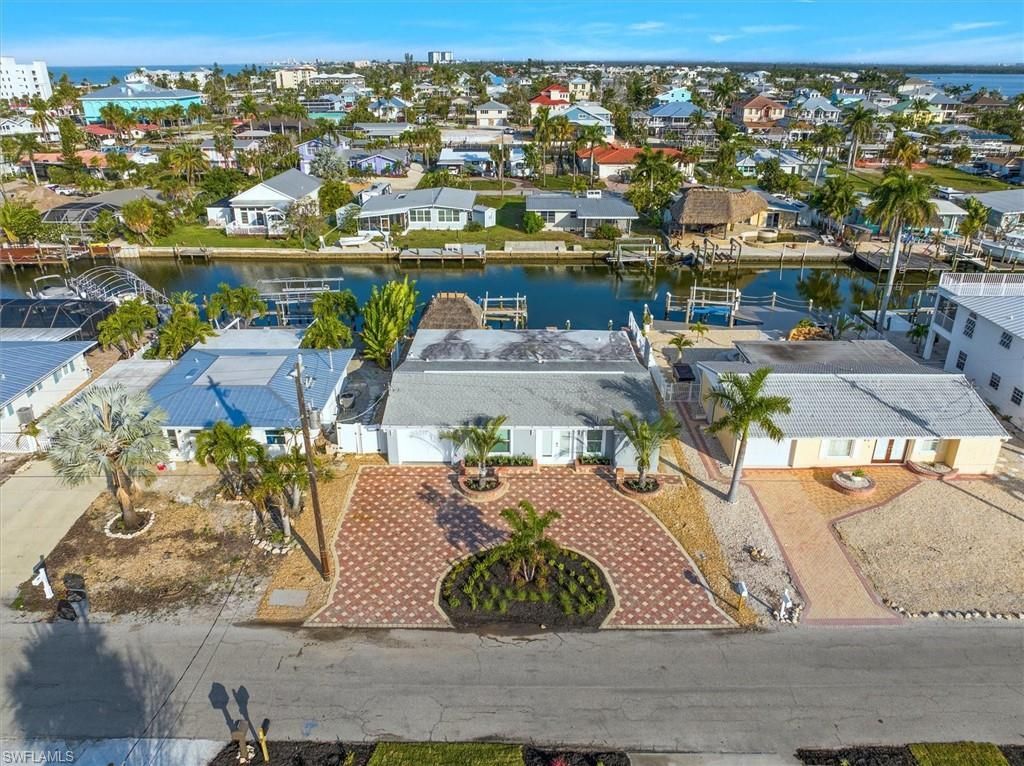 127 Albatross St, Fort Myers Beach, FL 33931 Photo