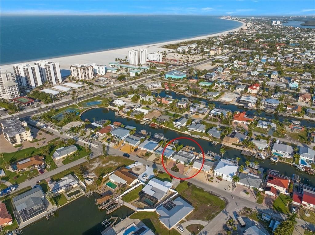 127 Albatross St, Fort Myers Beach, FL 33931 Photo